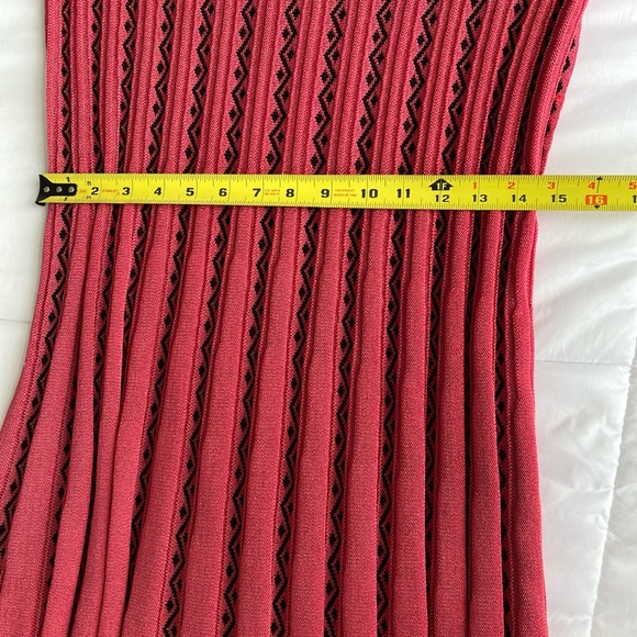 Vintage Pink Midi Dress – A Symphony of Grace - Picture 9 of 11